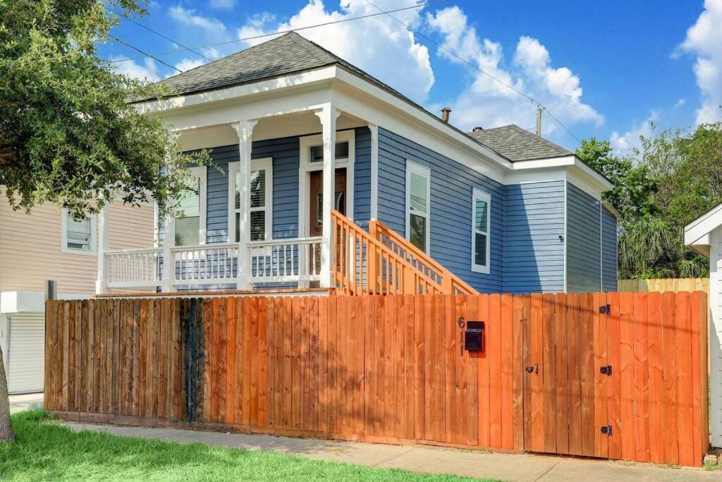 Renovated Beach Bungalow! Galveston Exterior foto